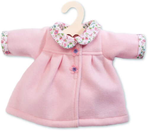 Das Bild zeigt einen kleinen, rosa Mantel für eine Puppe auf einem Kleiderbügel. Der Mantel hat einen geblümten Kragen und passende Ärmelaufschläge.