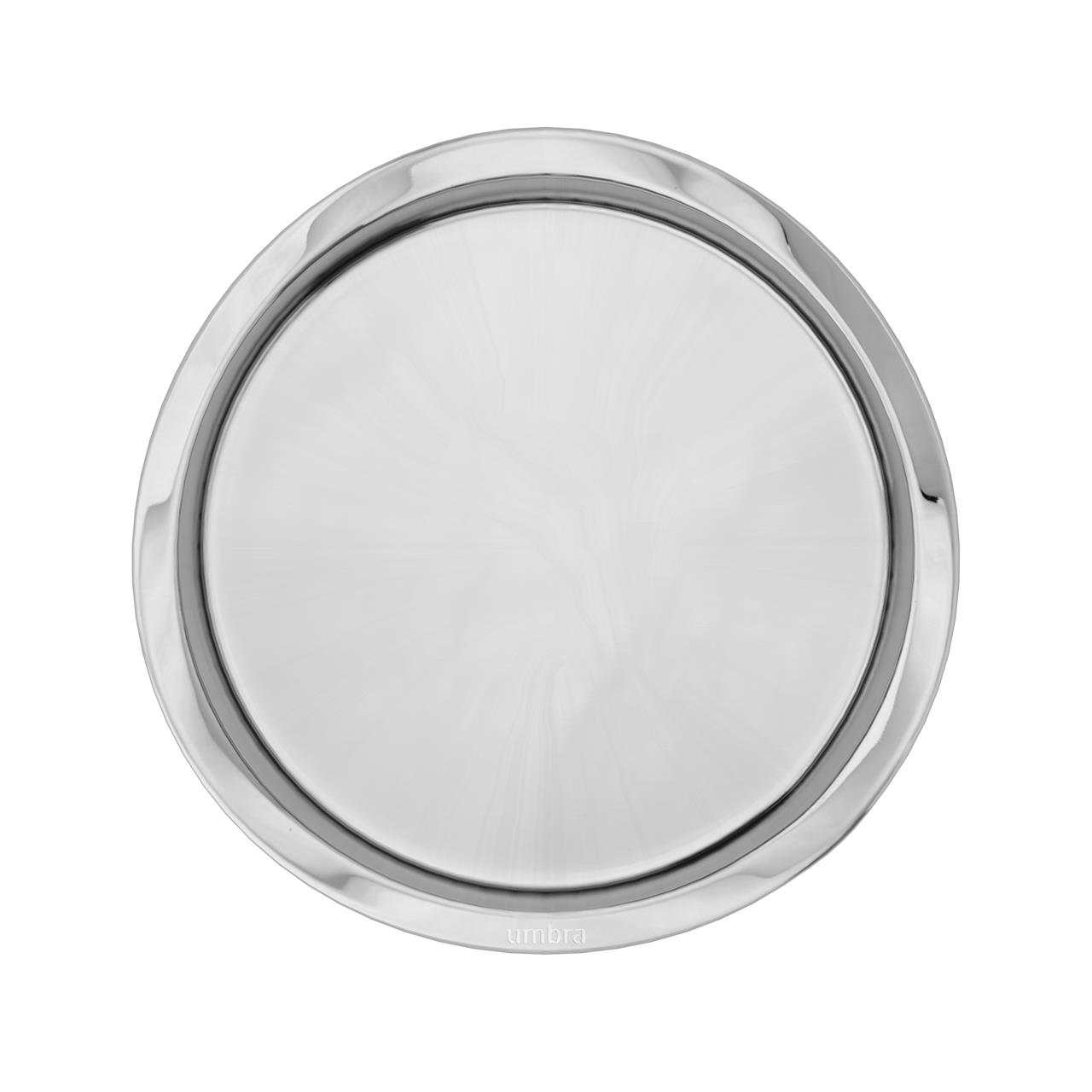 Das Bild zeigt einen runden Schmuck-Organizer aus Chrom. Das Design ist schlicht und modern mit einer glänzenden, glatten Oberfläche.