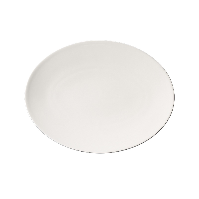 Dies ist eine ovale Platte oder ein Fischteller aus der Serie Pure in Weiß, 32 cm groß. Die Platte besteht aus Fine Bone China und eignet sich ideal zum Servieren von Fischgerichten.