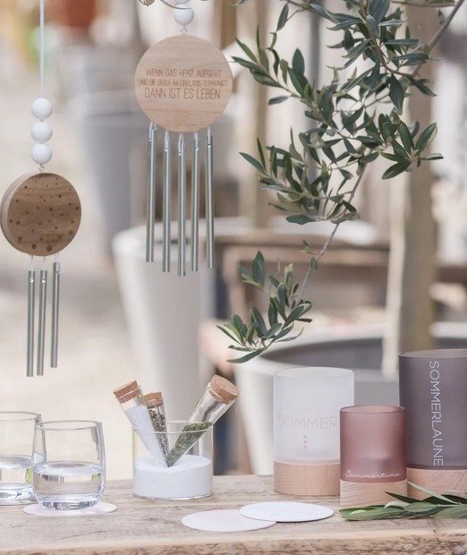 Dieses Bild zeigt 'home living'. Die Aufnahme steht im Zusammenhang mit Wohnen und Zuhause.