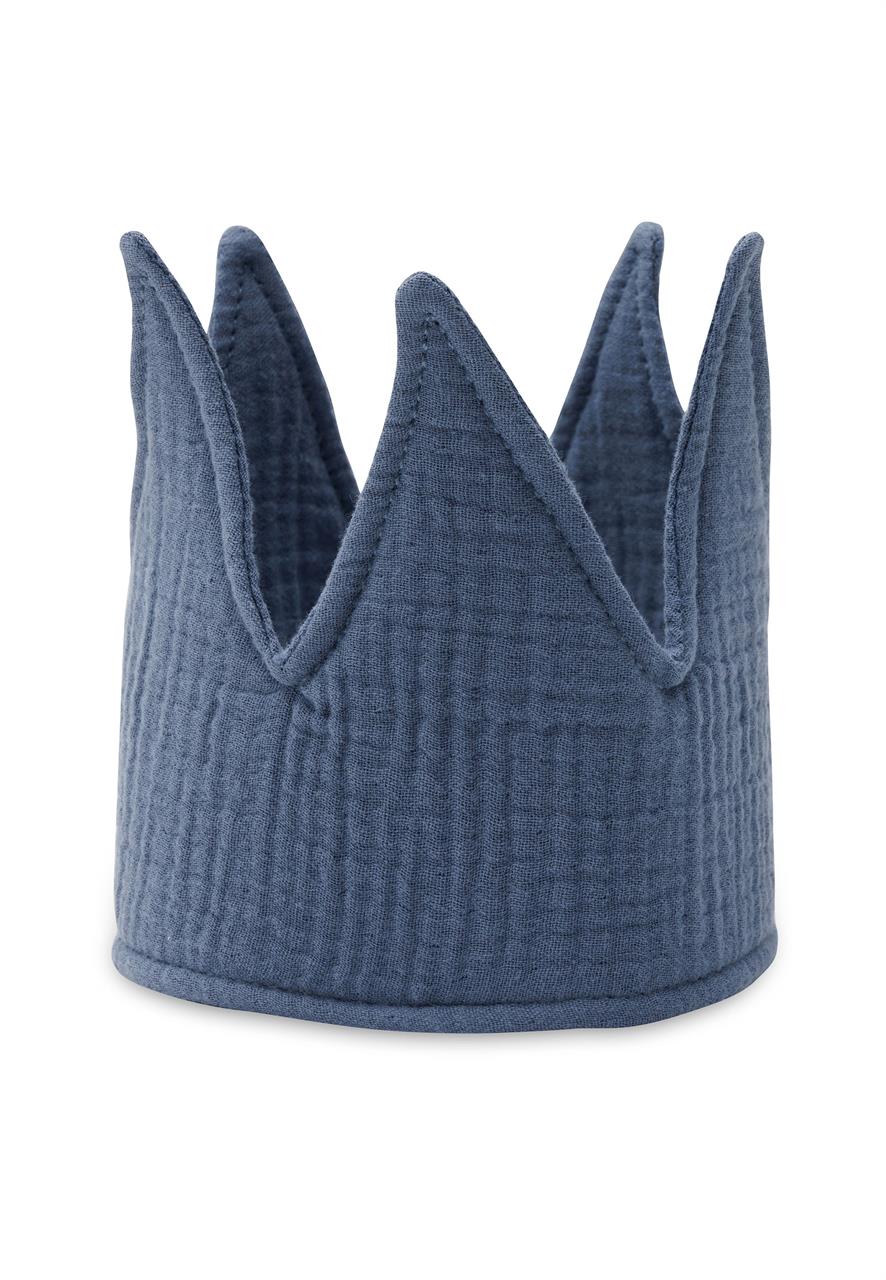 Die Abbildung zeigt eine Stoffkrone in Jeansblau. Die Krone ist ca. 12 cm hoch und 35 cm lang.