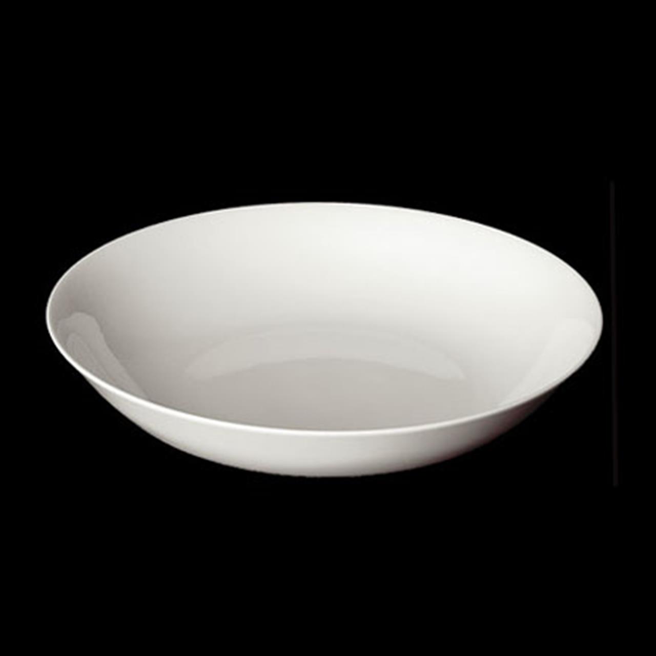 Die Abbildung zeigt eine große, weiße Pastaschale mit einem Durchmesser von 33 cm. Die Schale besteht aus feinem Bone China Porzellan und hat ein schlichtes, elegantes Design.