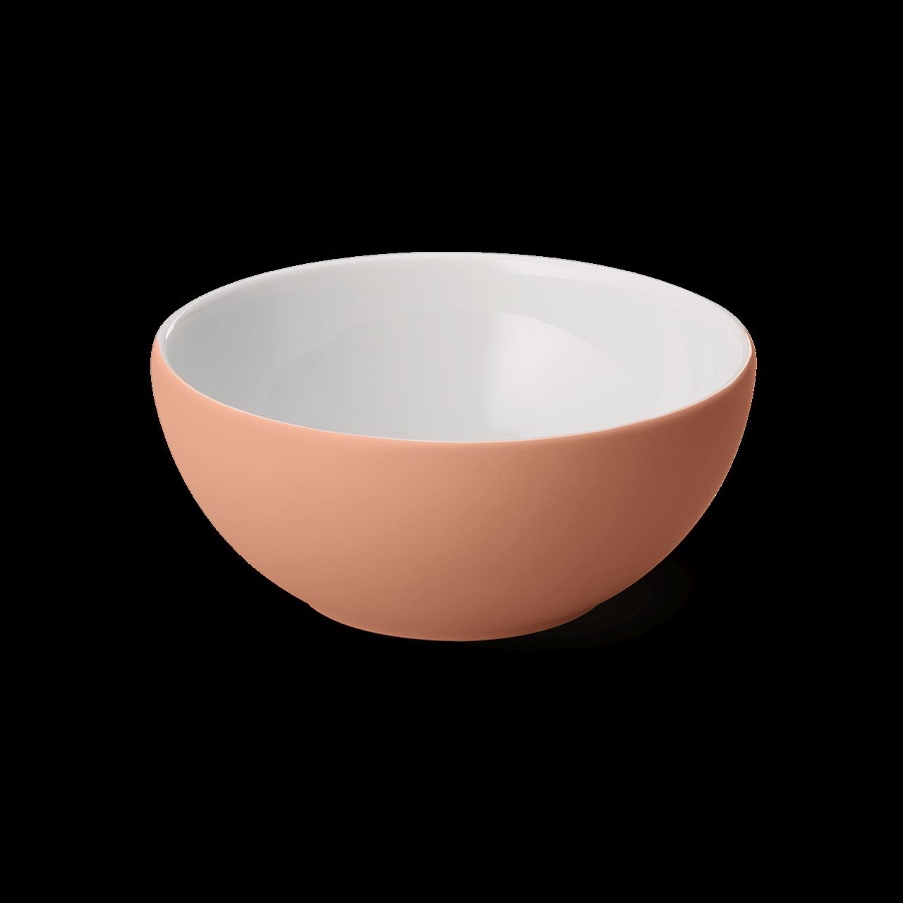 Diese Schale ist 20 cm groß und fasst 1,25 Liter. Sie hat außen eine blushfarbene Oberfläche und innen eine weiße Farbe.