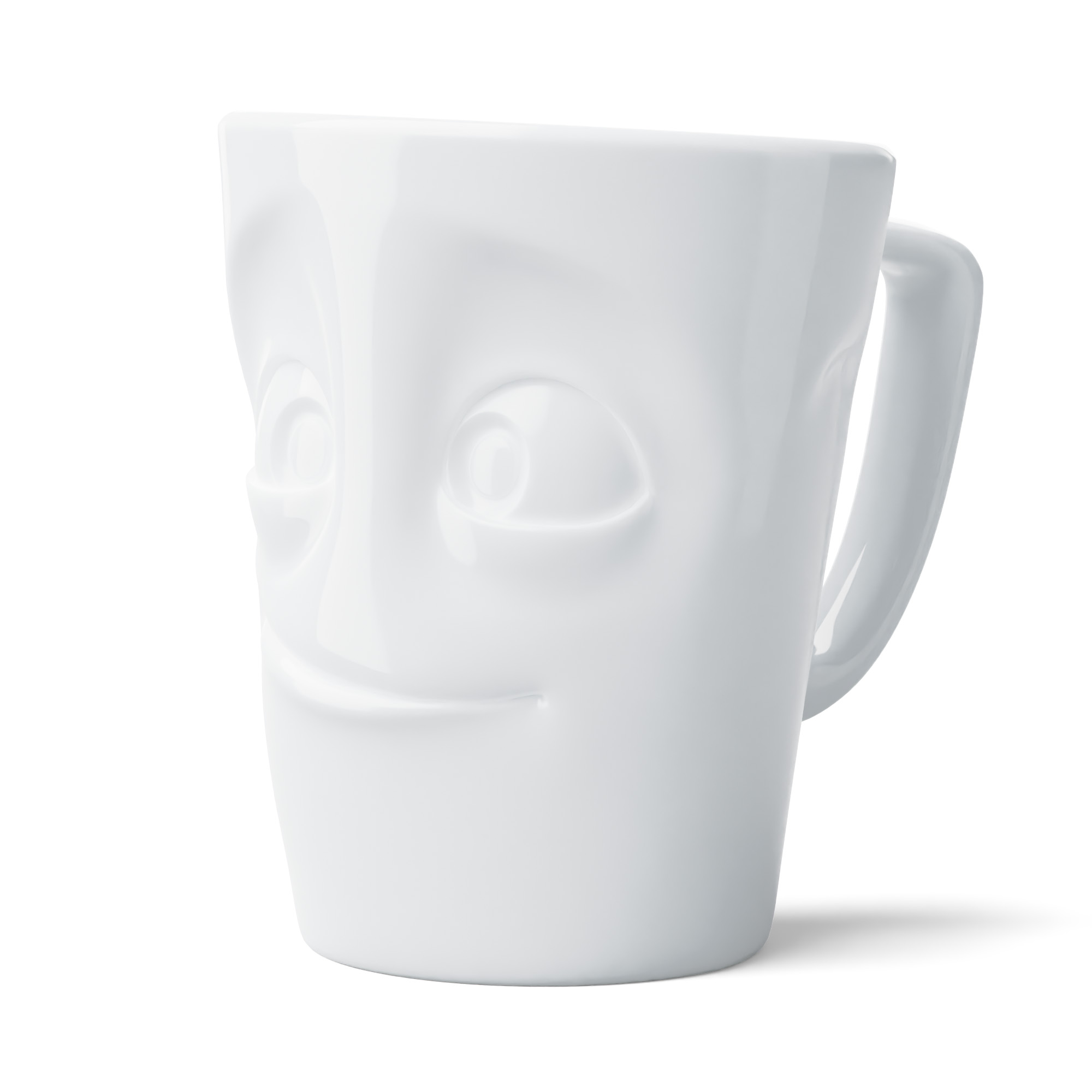 Hier sieht man den MaxiMug Bereit extra großen Henkelbecher mit 500 ml in Weiß aus einer anderen Perspektive. Der Becher ist robust und eignet sich gut für große Getränkemengen.