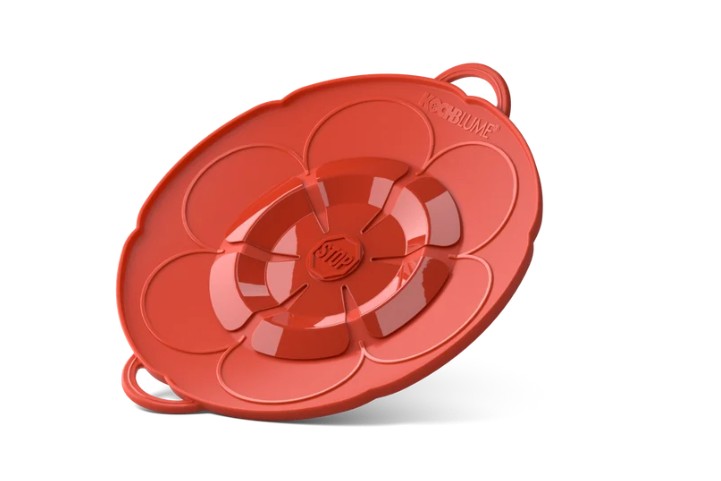 Das Bild zeigt die Kochblume in der Farbe Rot, Größe S. Das Produkt ist ein vielseitiger Küchenhelfer.