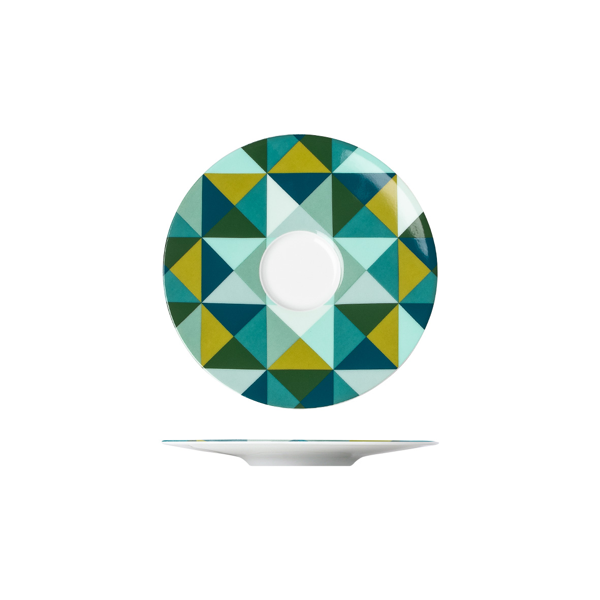 Die Abbildung zeigt eine große Untertasse mit einem Durchmesser von 16 cm aus der Serie Coup Paraíso. Die Untertasse ist mit einem bunten, geometrischen Muster in verschiedenen Blau-, Grün- und Gelbtönen verziert.