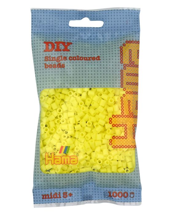 Auf dem Bild ist eine Packung mit gelben Perlen der Marke Hama zu sehen. In der Packung befinden sich 1000 Perlen in Pastellgelb, geeignet für Kinder ab 5 Jahren.