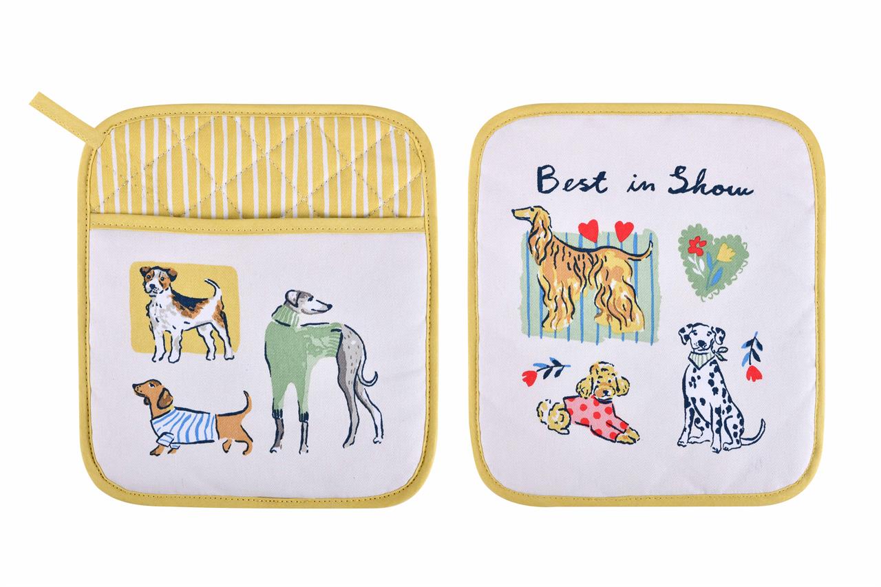 Das Bild zeigt zwei Topflappen mit gelbem Rand und bunten Hundemotiven. Auf einem Topflappen steht „Best in Show“ und es sind verschiedene Hunde abgebildet.