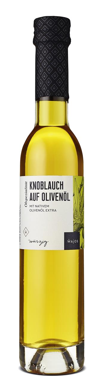 Auf dem Bild ist eine Flasche mit Knoblauch auf Olivenöl zu sehen. Das Produkt enthält 250 ml Olivenölzubereitung mit Knoblauchgeschmack.