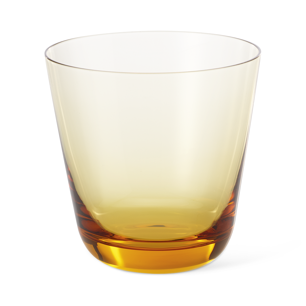 Das Bild zeigt ein bernsteinfarbenes Trinkglas mit einem Fassungsvermögen von 0,25 Litern. Das Glas hat eine schlichte, moderne Form und wirkt elegant durch seine warme Farbe.
