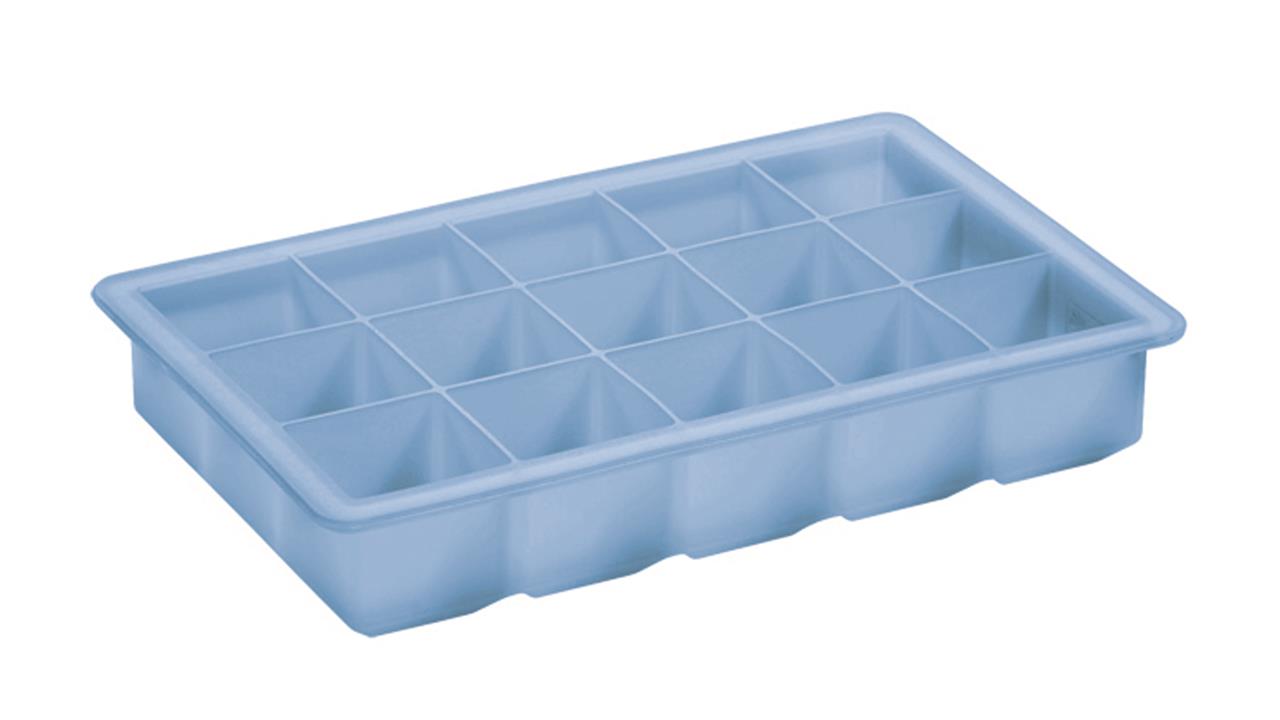 Das Bild zeigt eine eisblaue Eiswürfelform mit rechteckigen Fächern. Sie ist geeignet, um 2x2cm große Eiswürfel für Longdrinks herzustellen.