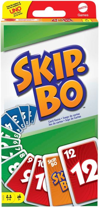 Auf dem Bild ist die Verpackung des Kartenspiels "Skip-Bo" zu sehen. Verschiedene bunte Spielkarten sind darauf abgebildet.