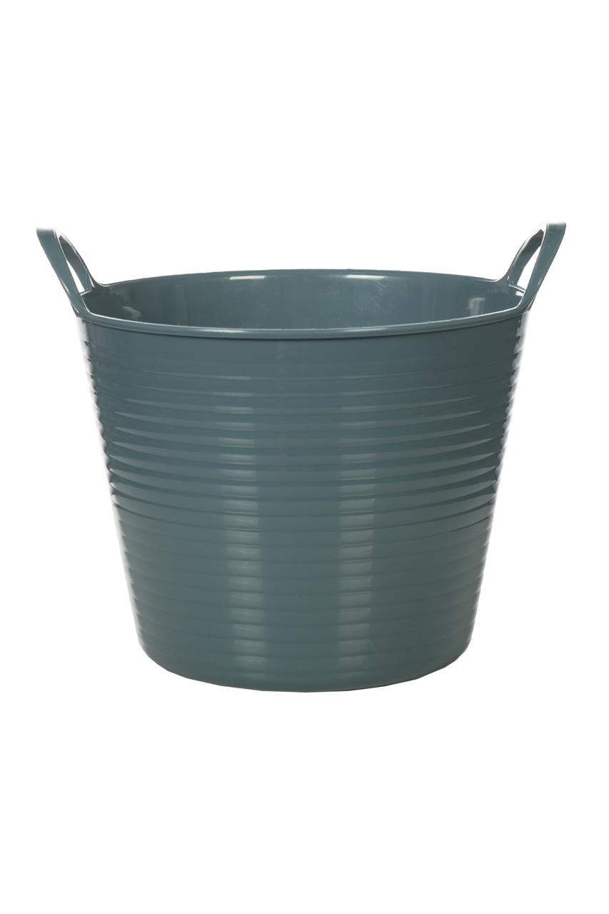 Auf dem Bild ist ein türkisfarbener Futtereimer zu sehen. Er hat zwei Griffe und eignet sich für Hobby Horsing.
