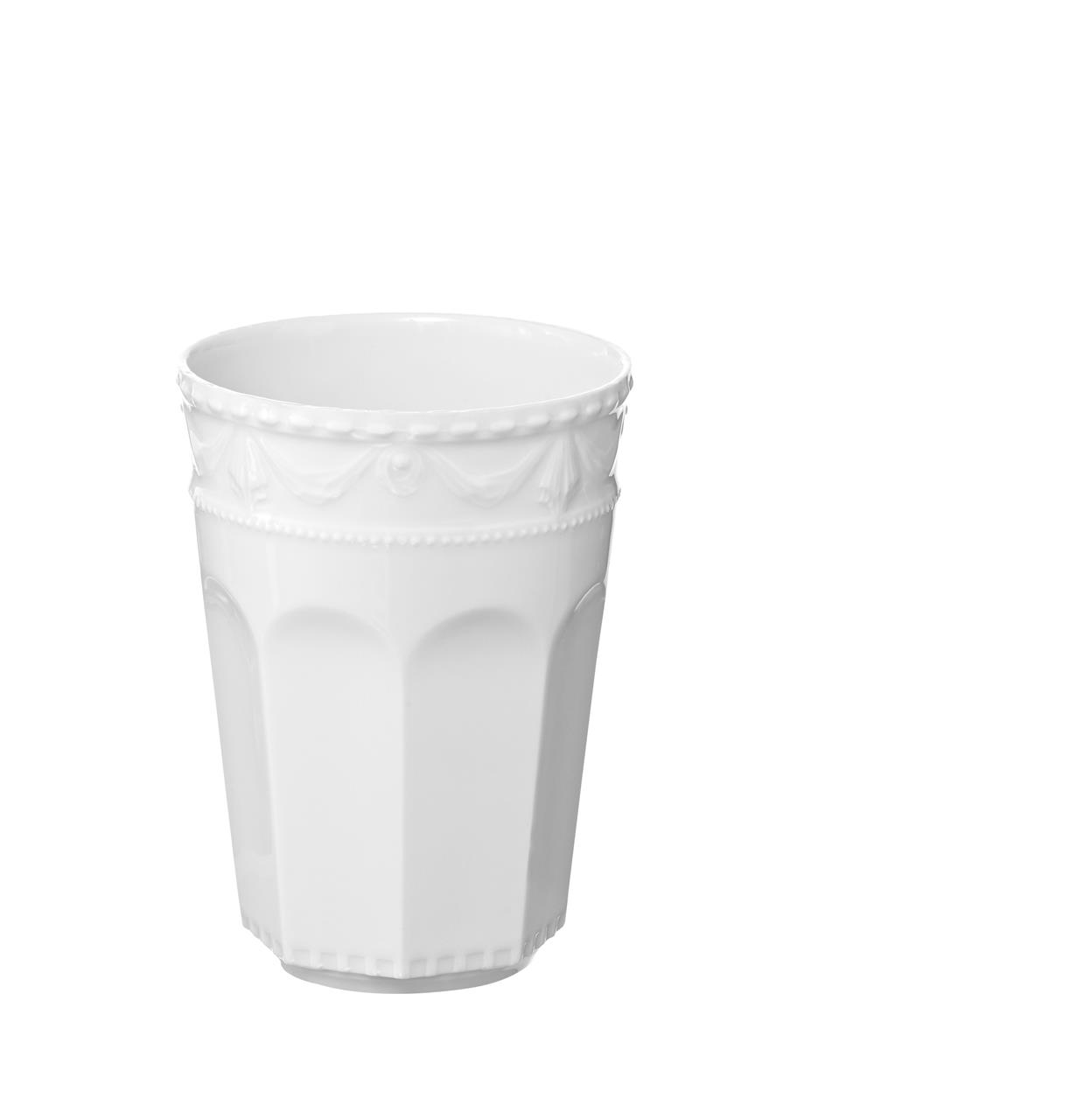 Dieser Becher ist weiß und aus Porzellan gefertigt. Er hat ein elegantes, klassisches Design und ein Fassungsvermögen von 0,3 Litern.