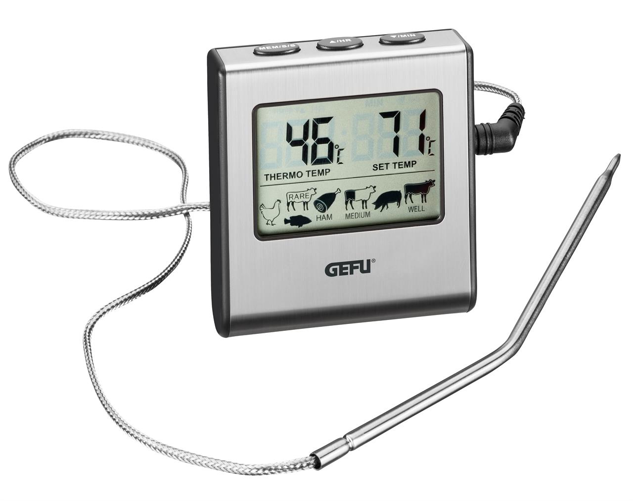 Das Bild zeigt ein digitales Bratenthermometer der Marke GEFU mit Temperaturanzeige. Es hat eine Sonde und zeigt verschiedene Fleischsorten und Garstufen auf dem Display an.