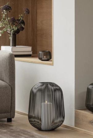 Das Bild zeigt ein Produkt mit dem Namen blomus. Es handelt sich um einen Artikel ohne weitere Beschreibung.