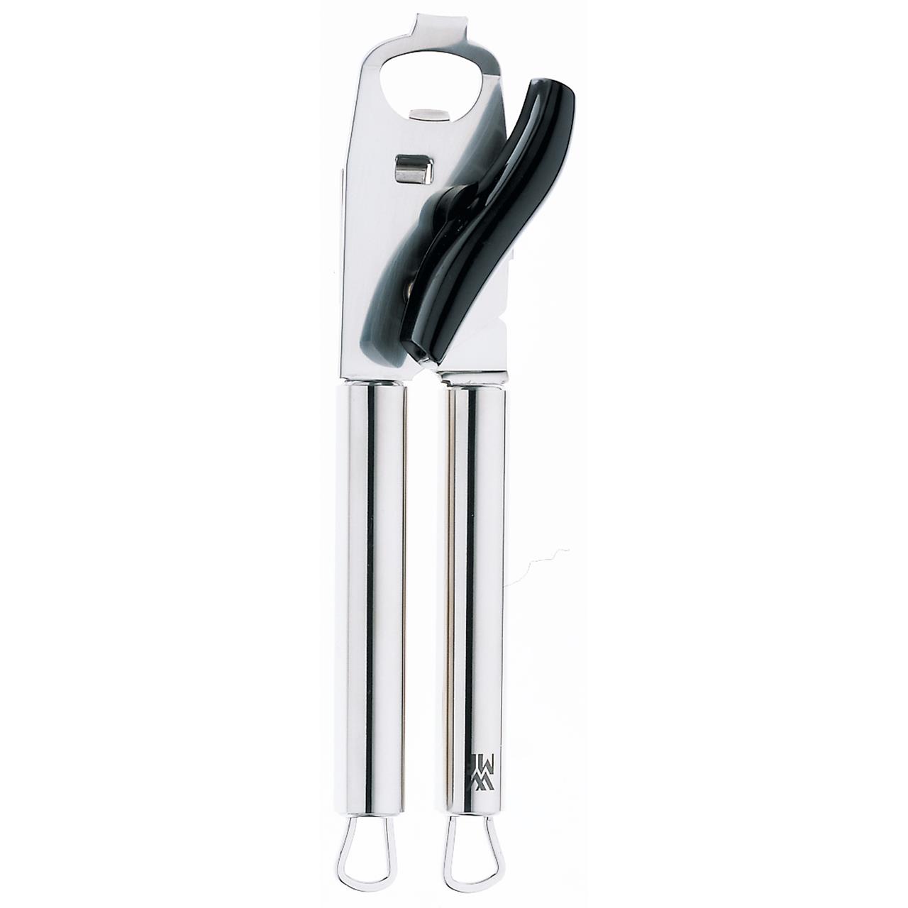 Dies ist ein Dosenöffner aus Metall mit zwei Griffen und einem schwarzen Drehhebel. Er gehört zur Produktlinie "Profi Plus".