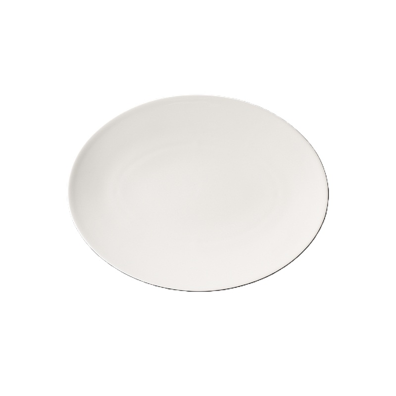 Dies ist ein ovaler Teller oder eine Platte aus der Serie Pure Weiß, 28 cm groß, aus Fine Bone China. Das Produkt hat eine elegante und schlichte Optik.