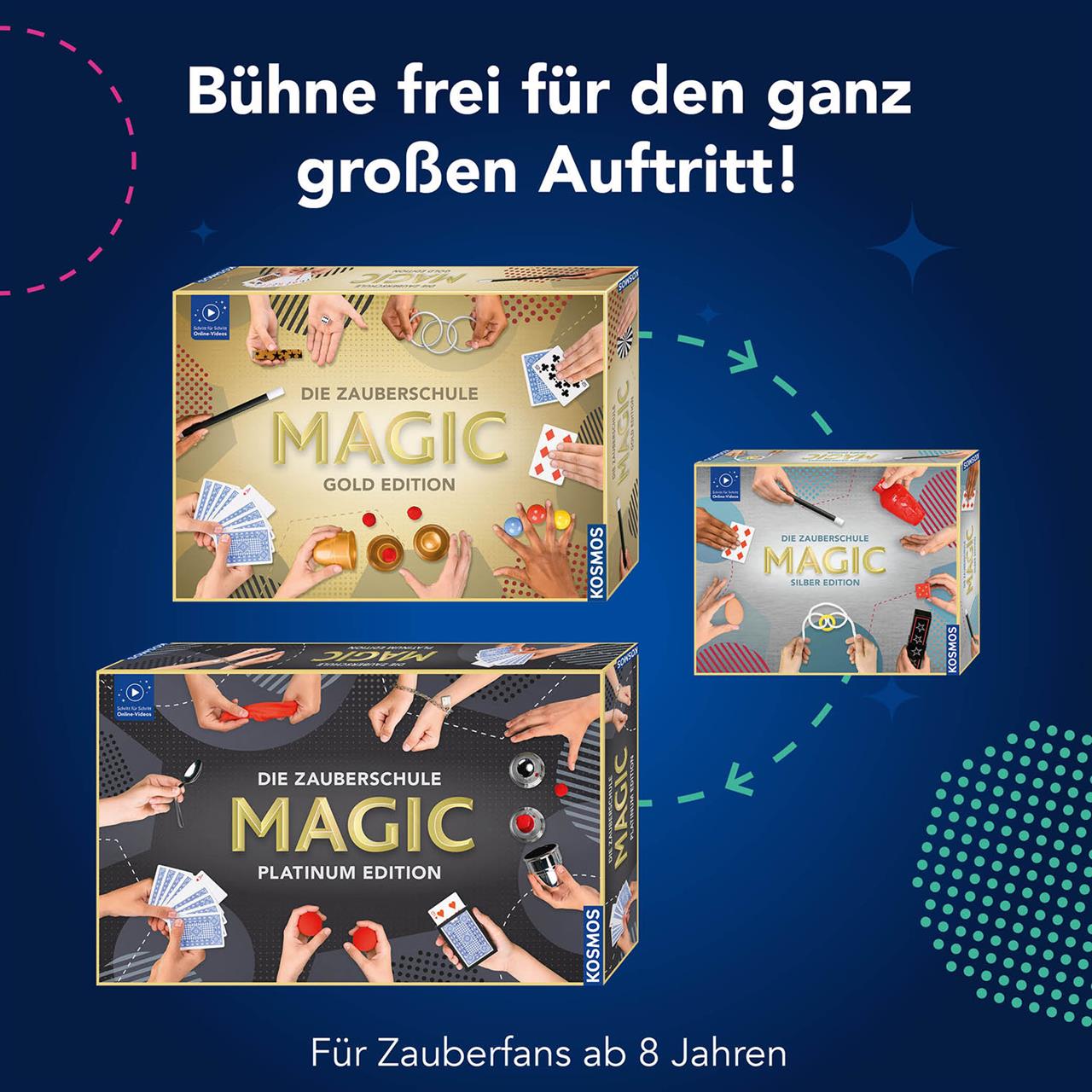 Auf dem Bild ist das Produkt "Die Zauberschule MAGIC Silber Edition" zusammen mit zwei weiteren Editionen zu sehen. Die Zauberkästen sind für Kinder ab 8 Jahren geeignet.