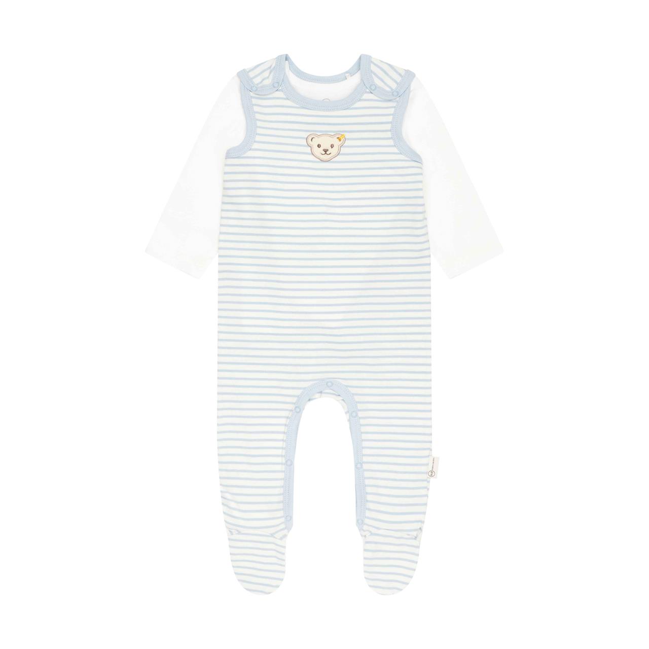 Auf dem Bild ist ein Babystrampler mit langen Ärmeln in Blau-Weiß zu sehen. Auf der Brust ist ein kleines Bärenmotiv aufgestickt.