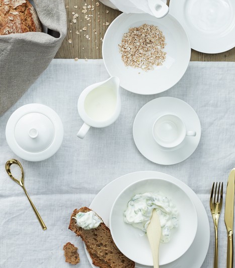 Das Bild zeigt Geschirr. Es handelt sich um einen Alltagsgegenstand für den Haushalt.