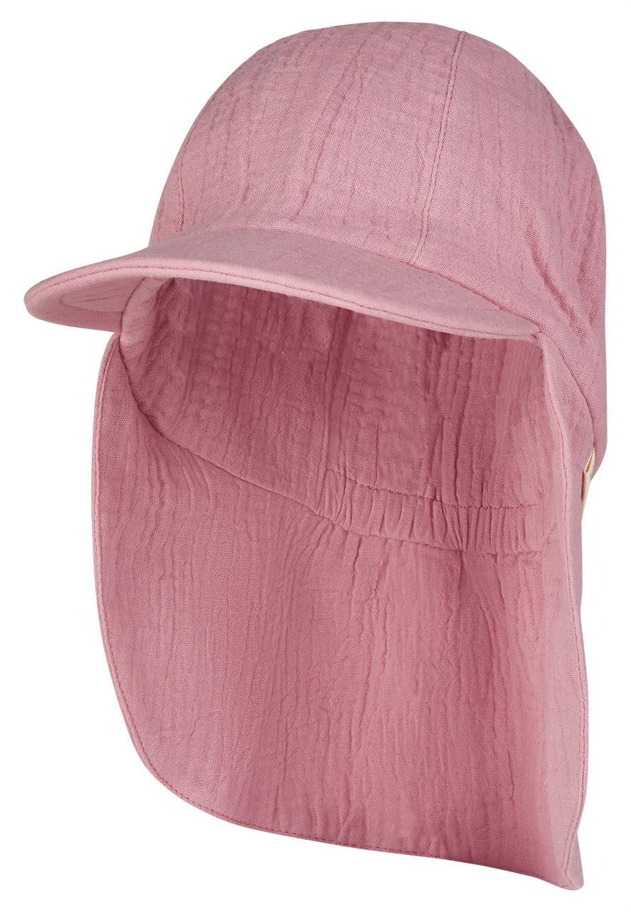Auf dem Bild ist eine rosa Schirmmütze aus Musselin zu sehen. Sie hat einen langen Nackenschutz und ist in Größe 55 erhältlich.