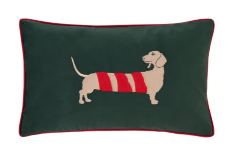 CANDYCANE dark green ist ein rechteckiges Kissen in Dunkelgrün, 30 x 50 cm groß. Es bringt stilvolle Akzente in jeden Raum.