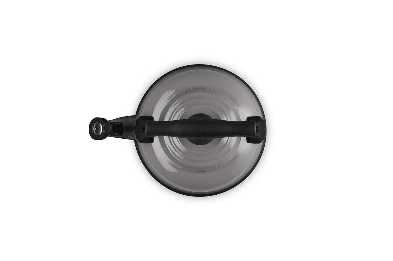 Der Wasserkessel Tradition Flint ist von oben zu sehen. Er hat einen schwarzen Griff und eine runde, graue Oberfläche.