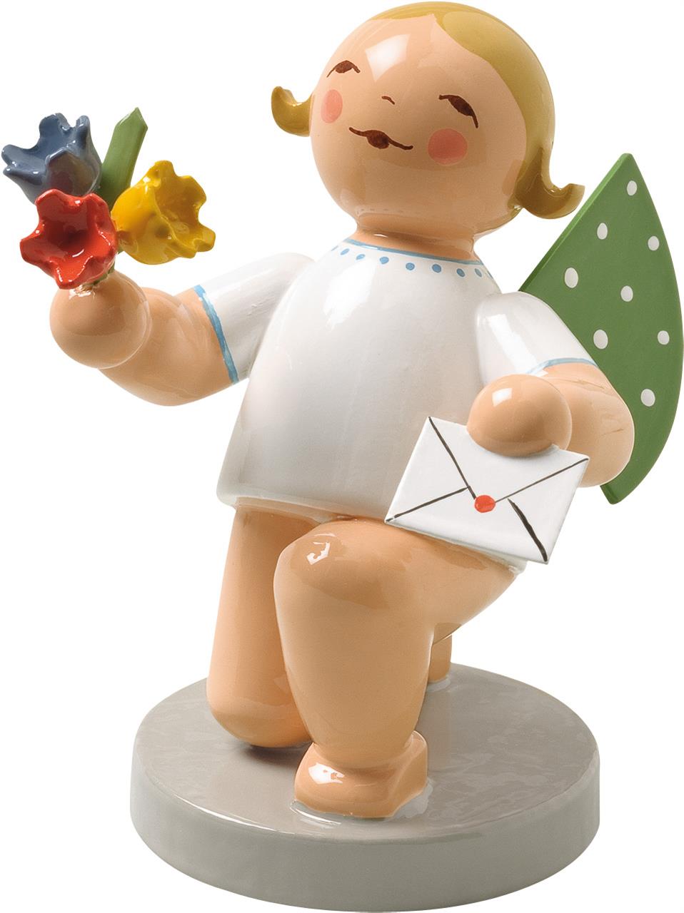 Die Figur zeigt einen Engel mit grünen Flügeln und weißen Punkten. Der Engel hält einen Brief in der einen Hand und einen Blumenstrauß in der anderen Hand.