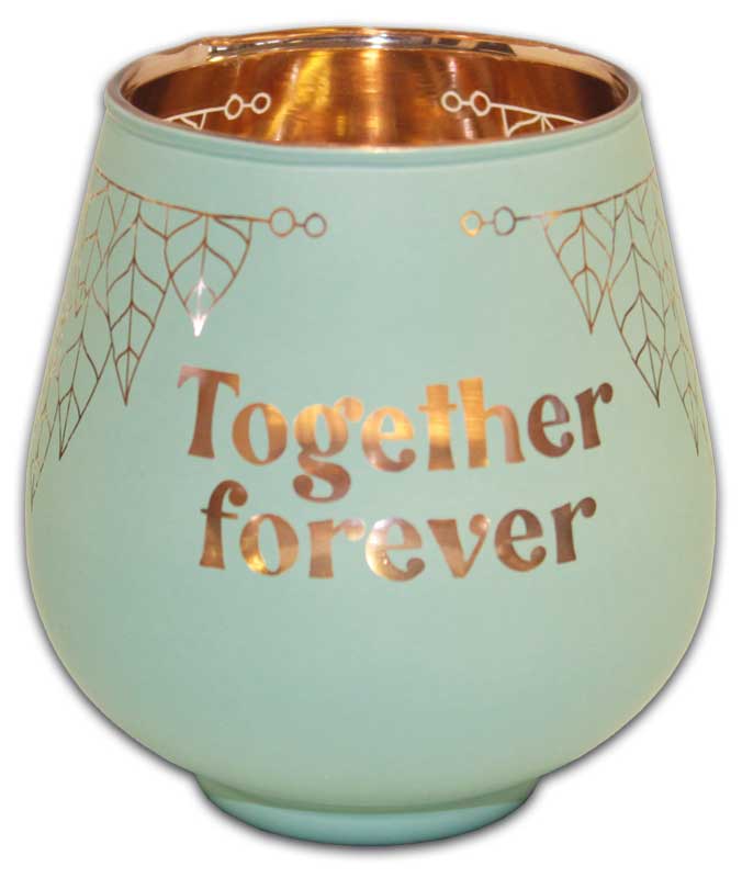 Dieses Windlicht ist mintgrün und hat eine goldene Aufschrift "Together forever". Innen ist es ebenfalls golden verziert und mit feinen Mustern dekoriert.