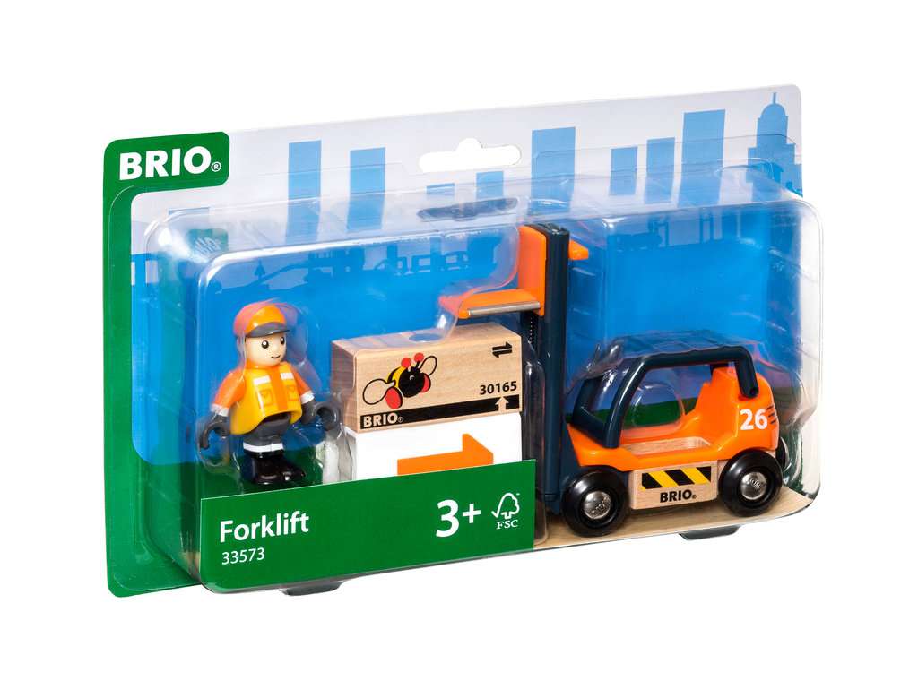 Das Bild zeigt das BRIO® World Gabelstapler 33573 Spielset in seiner Verpackung. Enthalten sind eine Spielfigur, ein Gabelstapler und eine kleine Kiste.