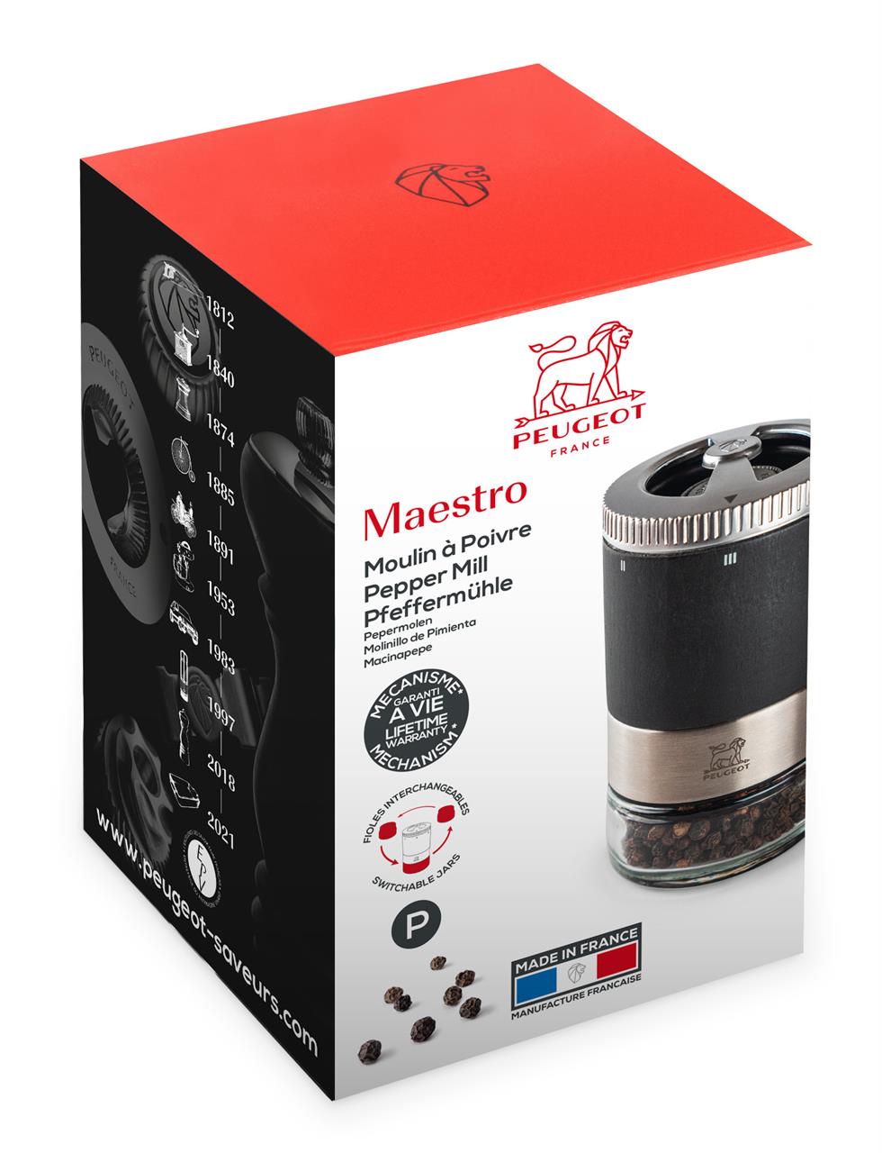 Auf dem Bild ist die Verpackung der Pfeffermühle „Pfefferbar Maestro graphit USelect 11 cm“ von Peugeot zu sehen. Die Schachtel ist überwiegend in Rot, Schwarz und Weiß gestaltet und zeigt das Produkt sowie verschiedene Informationen zur Mühle.