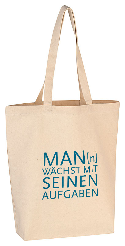 Baumwolltasche „Man(n) wächst ...“ in der Größe 40x39x9cm. Die Tasche bietet ausreichend Platz für Einkäufe oder Alltagsgegenstände.