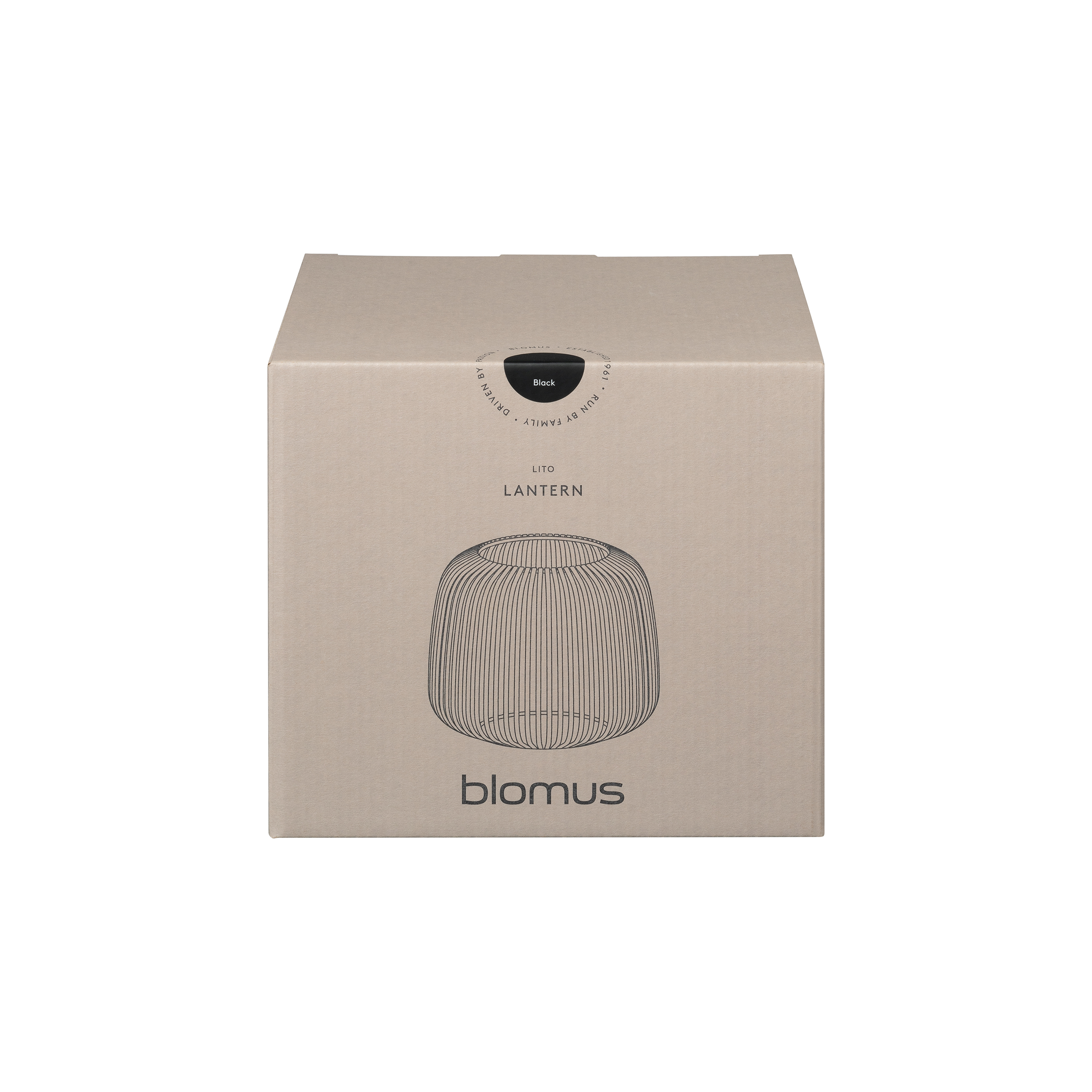 Auf dem Bild ist eine beige Verpackung mit der Aufschrift "blomus" zu sehen. Auf der Vorderseite ist eine Zeichnung einer Laterne und der Text "LITO LANTERN" abgebildet.