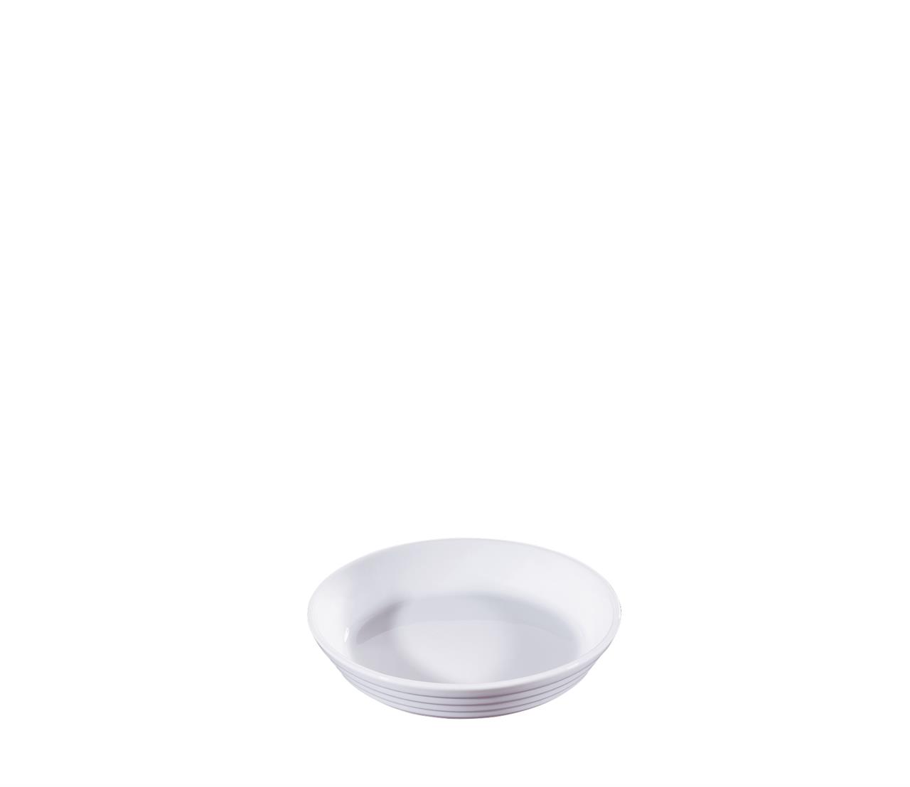 Auf dem Bild ist eine weiße Crème Brûlée Schale zu sehen. Sie hat eine runde Form und einen leicht erhöhten Rand.
