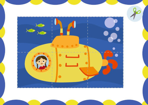 Das Bild zeigt ein gelbes U-Boot unter Wasser mit einem Kind, das aus einem Fenster schaut. Neben dem U-Boot schwimmen zwei grüne Fische und es sind Luftblasen zu sehen.