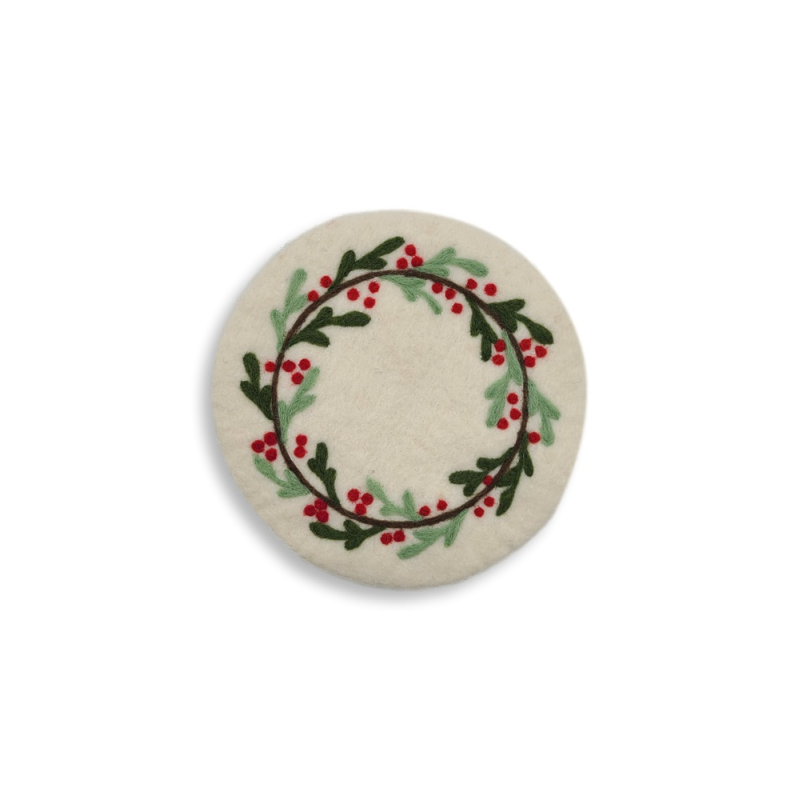 Filz-Untersetzer mit Mistelzweig-Motiv, Durchmesser ca. 21 cm, in Naturfarbe. Das Motiv zeigt Mistelzweige als festliche Verzierung.