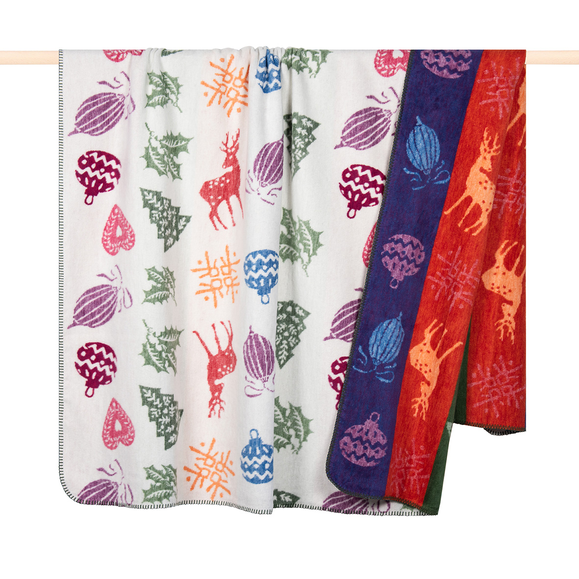 Decke ICONS multi, 150 x 200 cm. Die Decke zeigt ein buntes, vielfältiges Muster mit vielen Symbolen.