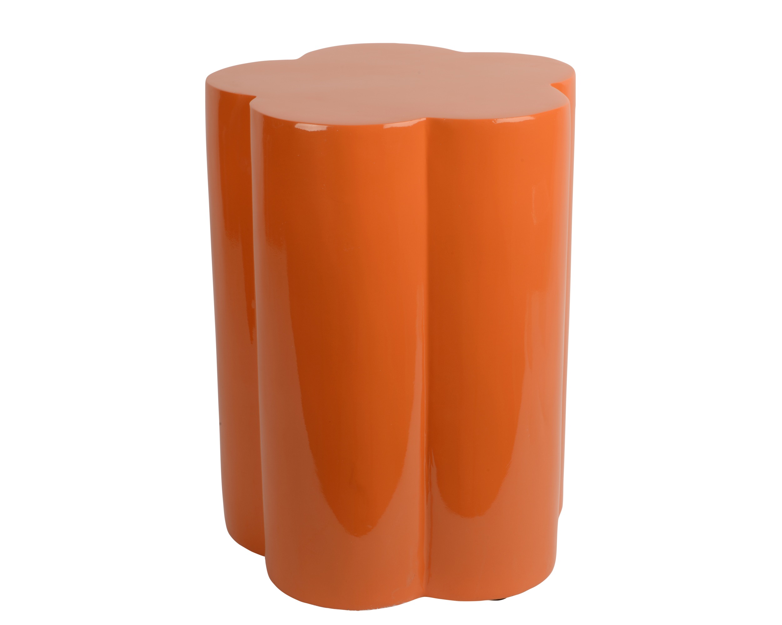Beistelltisch aus Magnesium für den Außenbereich in Orange. Das Produkt ist auf dem Foto gut sichtbar.