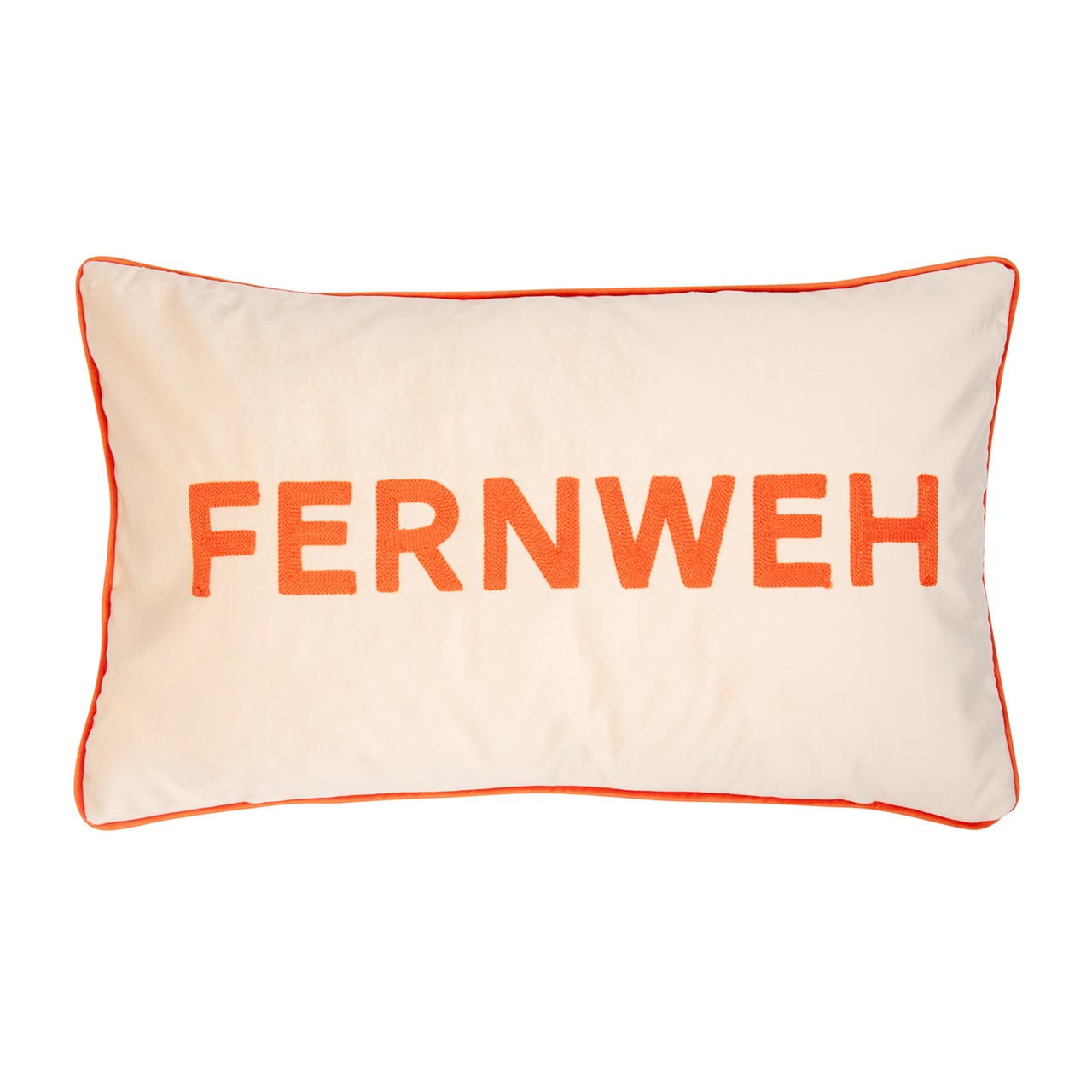 Das Bild zeigt ein rechteckiges Kissen in sand-orange mit dem Wort "FERNWEH" in großen, orangen Buchstaben. Das Kissen hat einen farblich passenden orangen Rand.