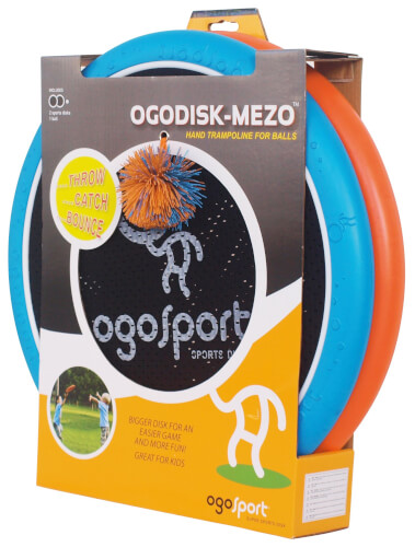 Das Bild zeigt eine Verpackung des Spielzeugs "Ogodisk-Mezo" von Ogosport. Es enthält zwei runde Scheiben mit buntem Rand und eine kleine Ball-Bommel zum Werfen und Fangen.