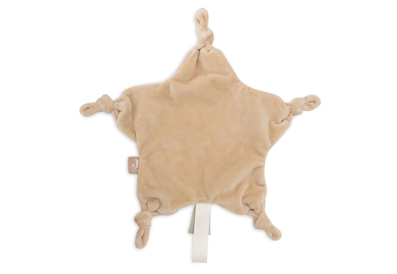 Das Bild zeigt das Schmusetuch "Little Star Biscuit" in einer beigefarbenen Sternform. Die Enden des Tuchs sind zu kleinen Knoten gebunden.