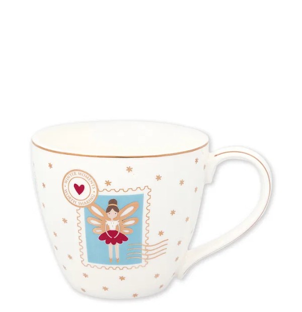 Abgebildet ist eine weiße Tasse mit dem Namen Cindarella für Weihnachten. Die Tasse ist ideal für winterliche Heißgetränke.