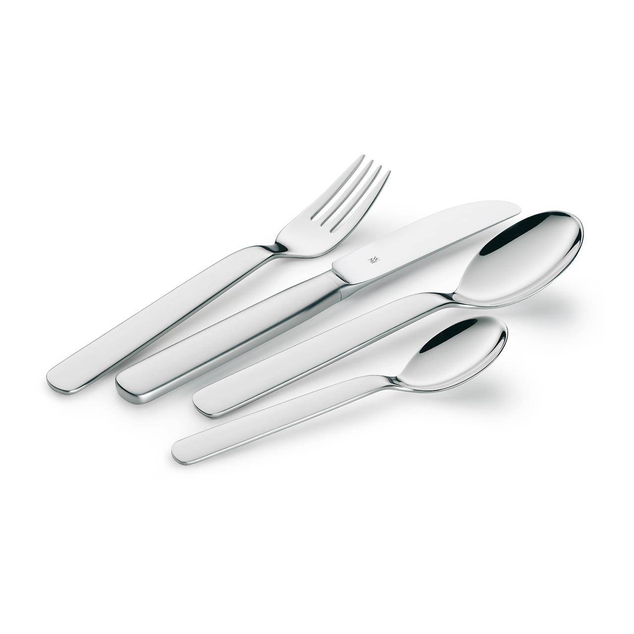 Das Bild zeigt ein vierteiliges Kinderbesteck-Set aus glänzendem Metall. Es besteht aus einem Messer, einer Gabel und zwei unterschiedlich großen Löffeln.