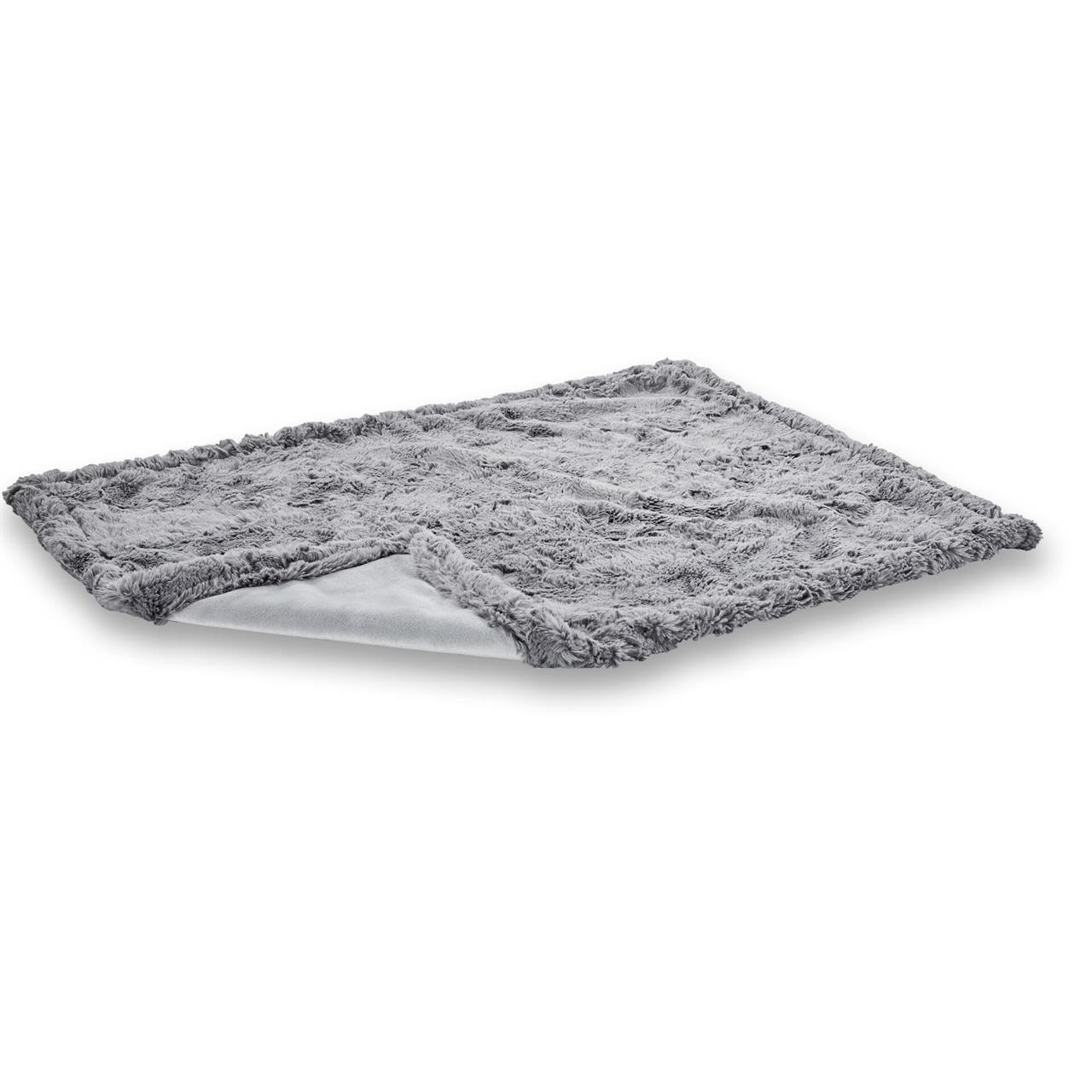 Die Abbildung zeigt die flauschige Decke COZY in der Farbe Stone und Größe S. Die Decke wirkt besonders weich und gemütlich.