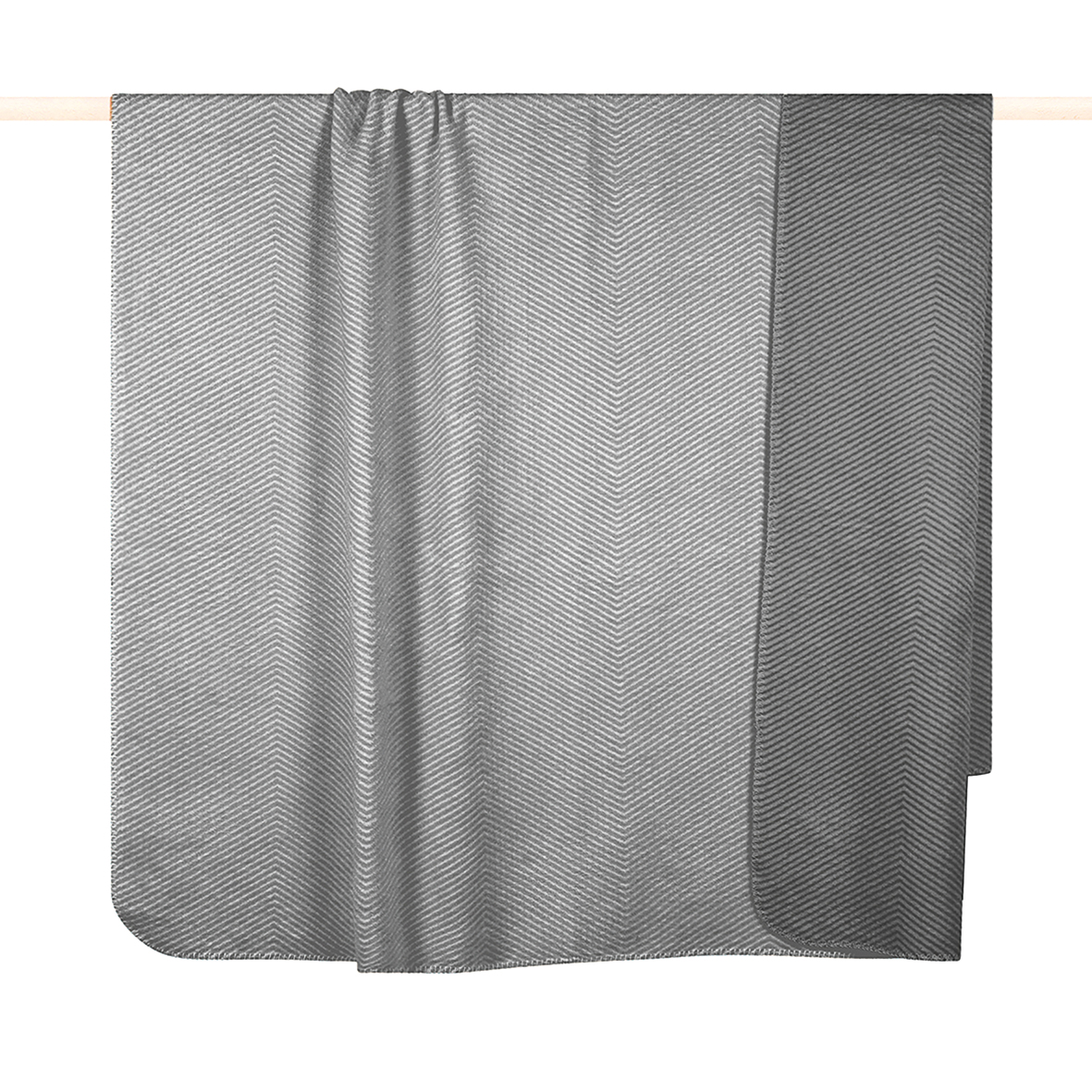 Die Abbildung zeigt die Decke BYRON in den Farben grey-anthracite mit den Maßen 150x200 cm. Diese Decke besticht durch ihre moderne und schlichte Farbgebung.
