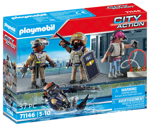 Auf dem Bild ist eine Playmobil-Box aus der Serie "City Action" zu sehen. Die Verpackung zeigt mehrere Spielfiguren, darunter Polizisten mit Ausrüstung und ein Taucher.
