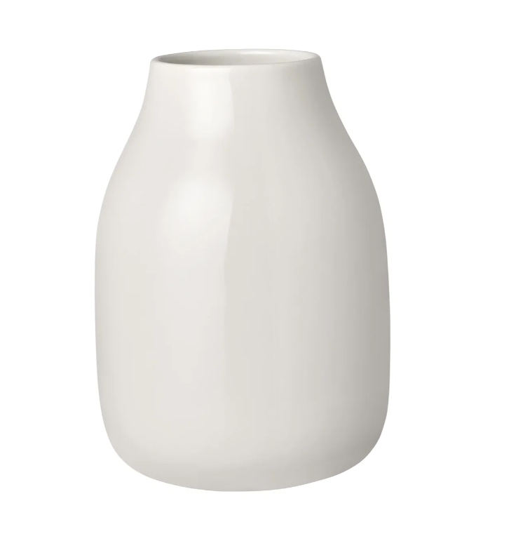 Dies ist eine Vase namens COLORA in der Farbe Moonbeam, glänzend und in Größe L. Die Vase hat eine stilvolle und moderne Erscheinung.