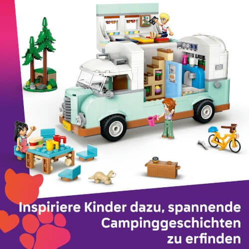 Das Bild zeigt ein LEGO-Set mit einem großen Wohnmobil, Figuren und Campingzubehör. Zwei Kinder und ein Hund spielen rund um das bunte Wohnmobil und genießen das Campingabenteuer.