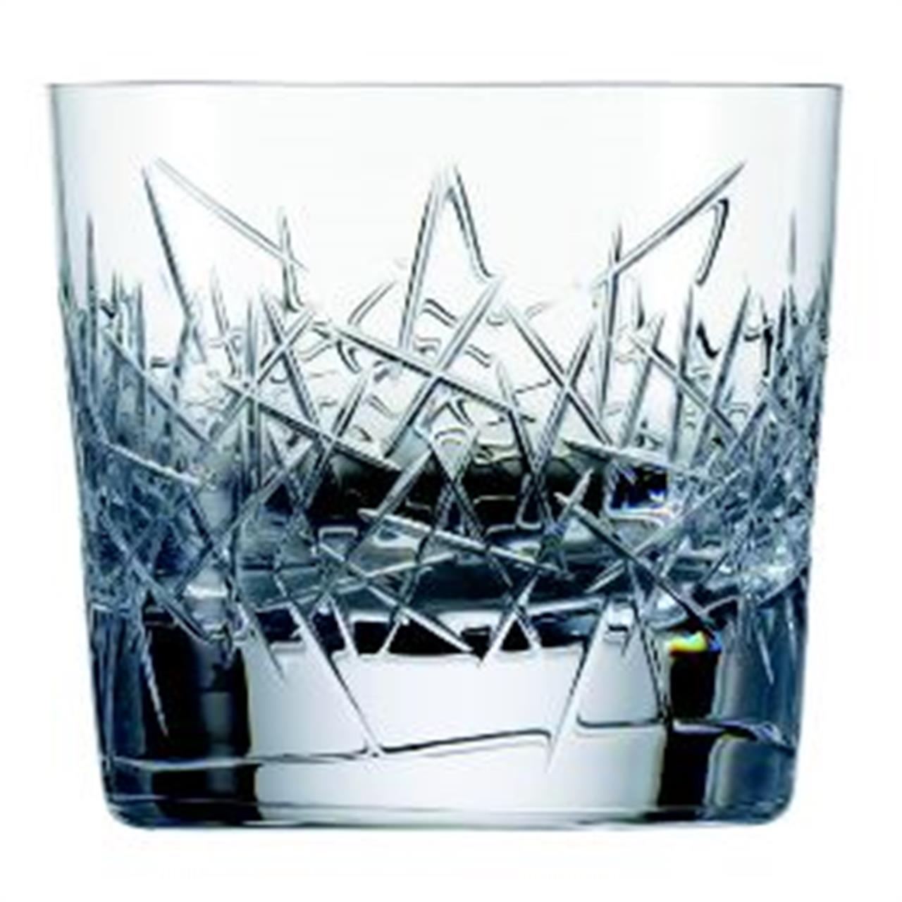 Das Bild zeigt ein Whiskyglas mit einem Fassungsvermögen von 288 ml. Das Glas hat ein modernes, facettiertes Design und gehört zur Bar Premium No. 3 Serie.